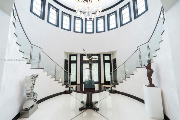 Chandelier, Interior