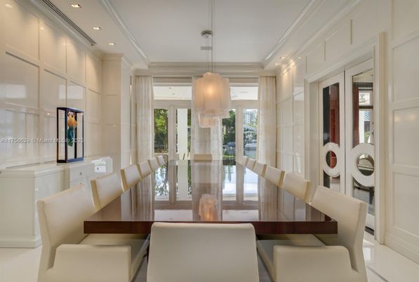 Dining room, Interior, Pendant Lights, Recessed Lighting