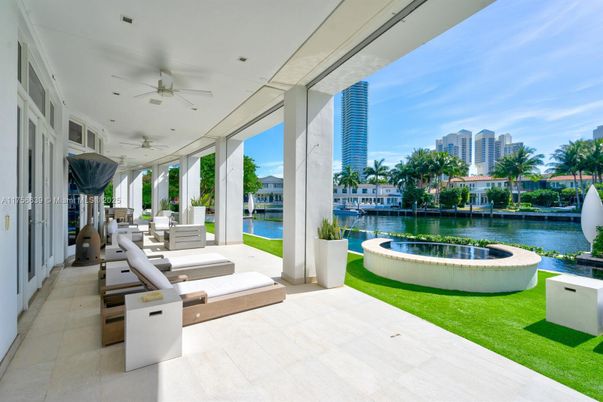 Exterior, Pool, Water