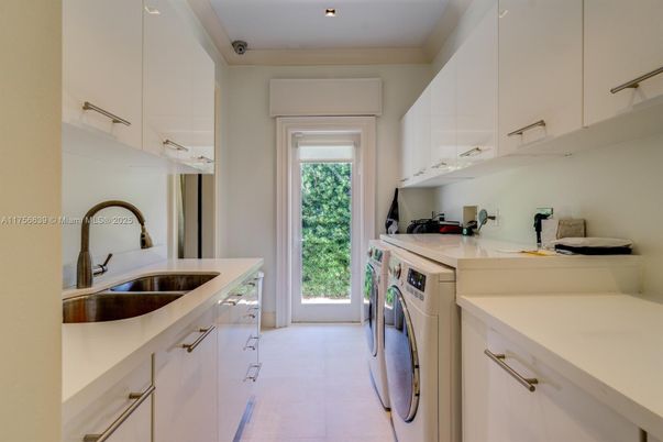 Interior, Recessed Lighting, Washer