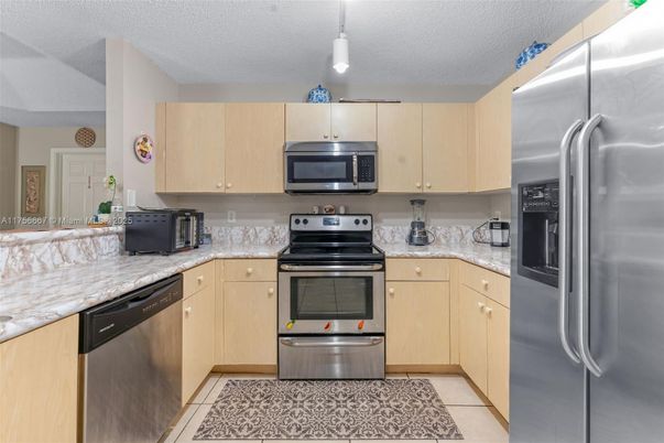 Interior, Kitchen, Pendant Lights, Stainless Steel Appliances