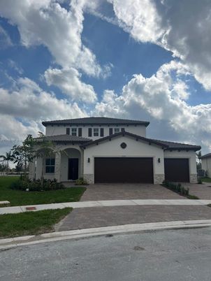Attached, Exterior, Facade, Mediterranean