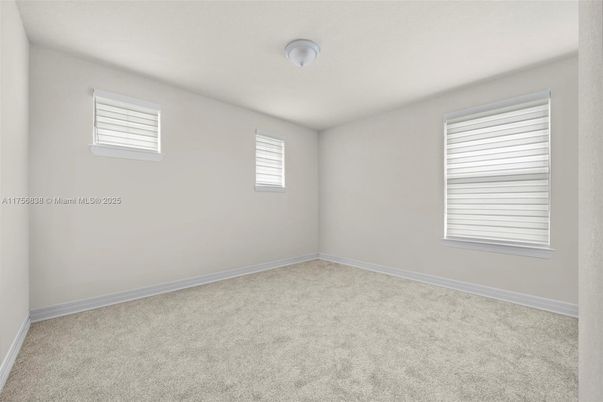 Empty room, Interior