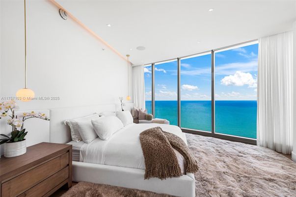 Bedroom, Interior, Recessed Lighting, Water