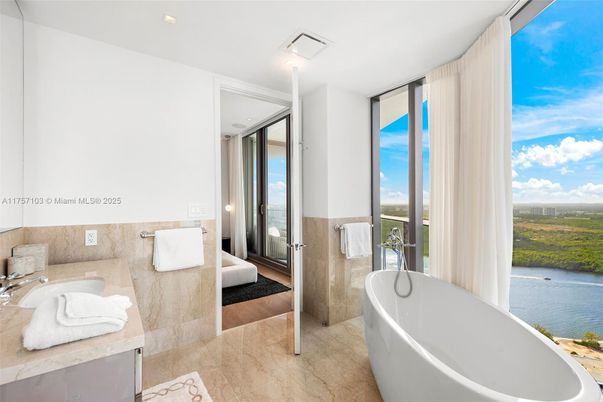 Bathroom, Free Standing Baths, Interior, Recessed Lighting