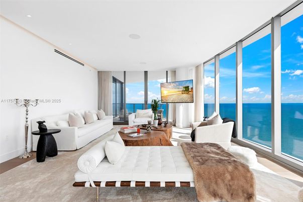 Interior, Living room, Recessed Lighting, Water