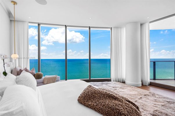 Bedroom, Interior, Recessed Lighting, Water, Wood Texture Flooring