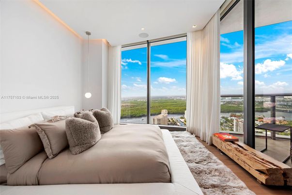 Bedroom, Interior, Pendant Lights, Recessed Lighting, Water, Wood Texture Flooring