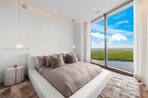 Bedroom, Interior, Pendant Lights, Recessed Lighting, Water