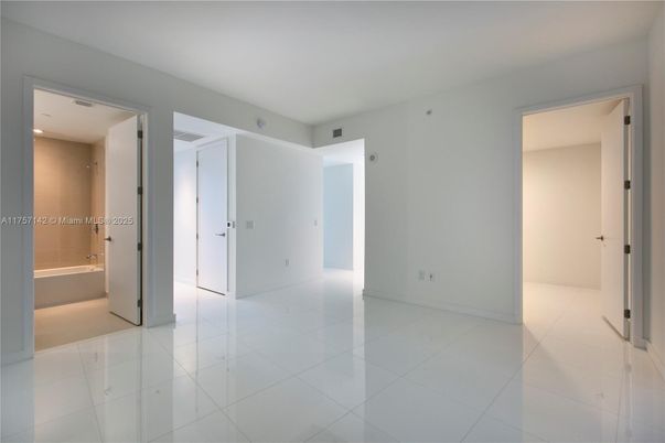 Bathroom, Empty room, Interior, Recessed Lighting
