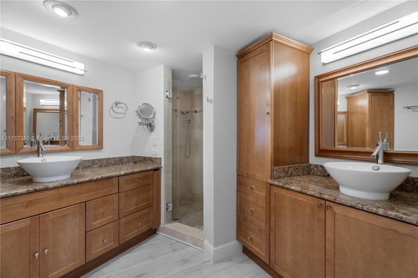 Bathroom, Dual Sink Vanities, Free Standing Baths, Glass Shower, Interior, Recessed Lighting