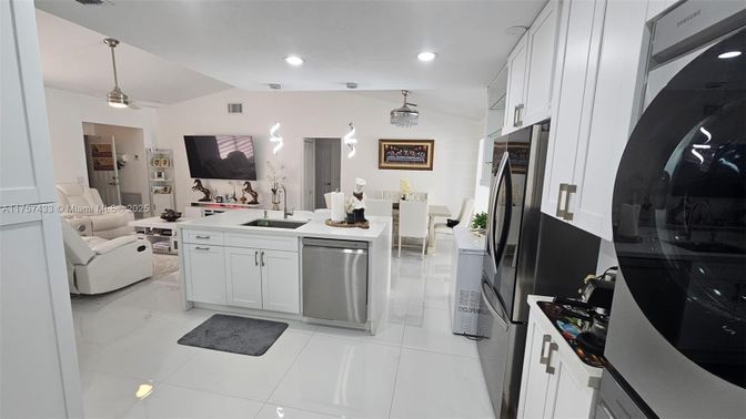 Dining room, Interior, Kitchen, Living room, Pendant Lights, Recessed Lighting, Stainless Steel Appliances