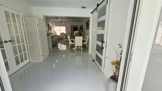Dining room, Interior