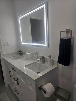 Bathroom, Dual Sink Vanities, Interior