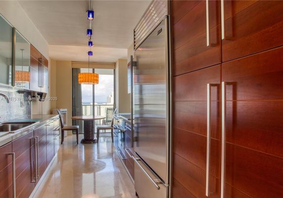 Dining room, Interior, Kitchen, Pendant Lights, Stainless Steel Appliances
