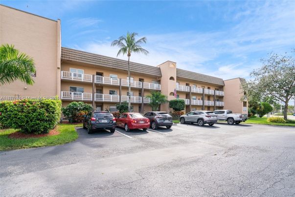 Exterior, Facade, Condo Building