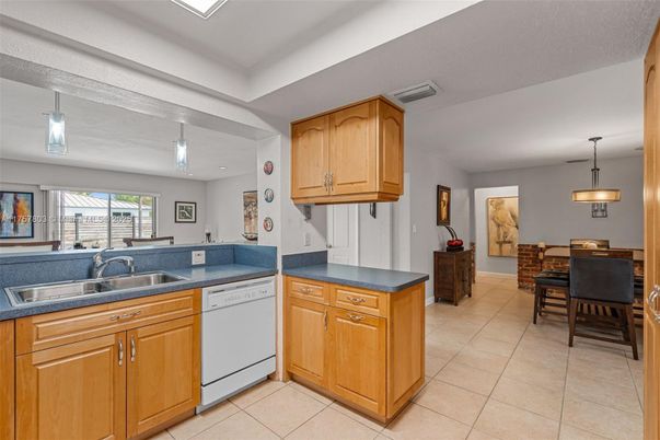 Dining room, Interior, Kitchen, Pendant Lights