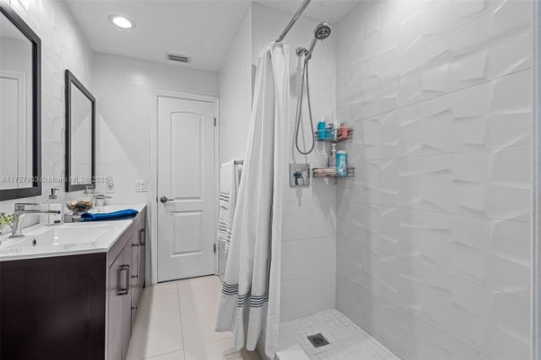 Bathroom, Interior, Recessed Lighting