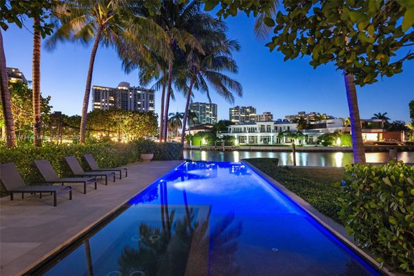 Exterior, Lake, Pool