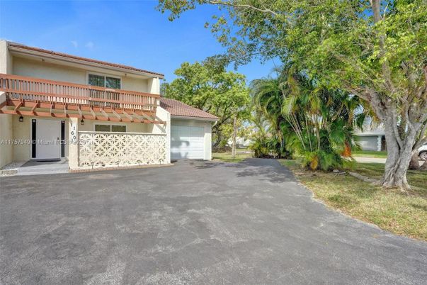 Backyard, Detached Garage, Exterior