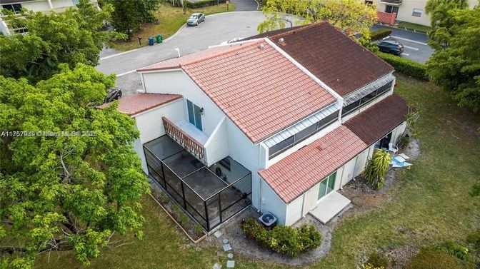 Exterior, Drone