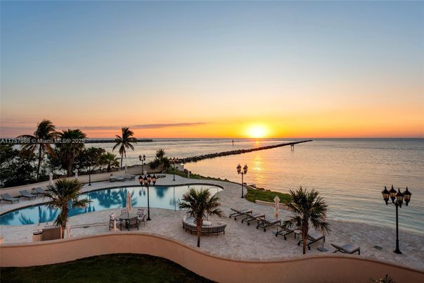 Exterior, Lake, Pool