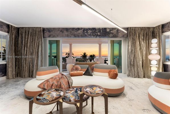 Interior, Living room, Water