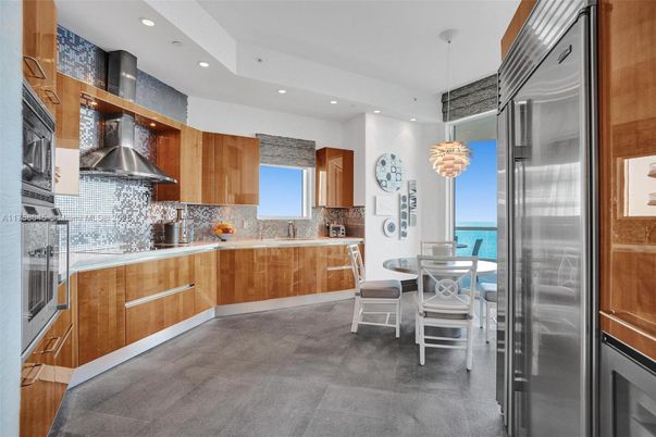 Dining room, Interior, Kitchen, Pendant Lights, Recessed Lighting, Stainless Steel Appliances, Water
