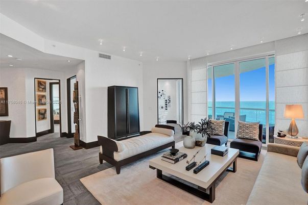 Interior, Living room, Recessed Lighting, Water