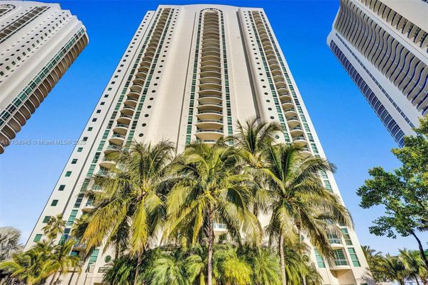 Exterior, Facade, Condo Building