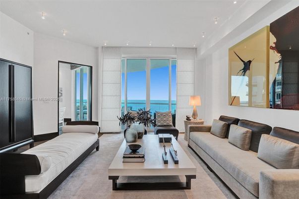 Interior, Living room, Recessed Lighting, Water