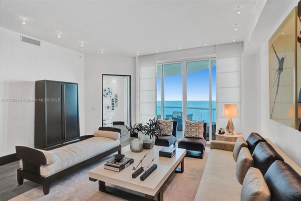 Interior, Living room, Recessed Lighting, Water, Wood Texture Flooring