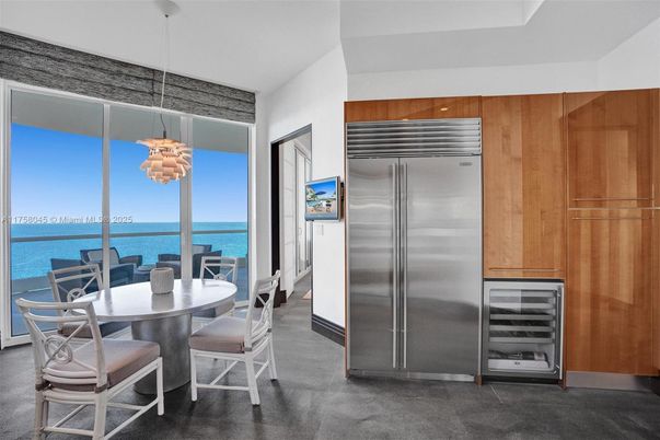 Dining room, Interior, Kitchen, Pendant Lights, Stainless Steel Appliances, Water
