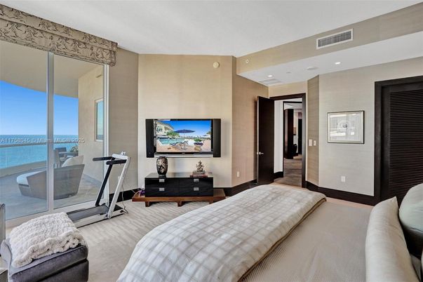 Bedroom, Interior, Recessed Lighting, Water