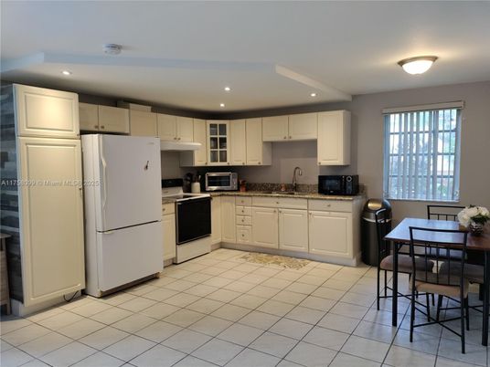 Dining room, Interior, Kitchen, Recessed Lighting