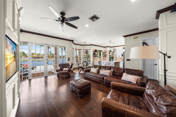 Interior, Kitchen, Living room, Pendant Lights, Recessed Lighting, Wood Texture Flooring