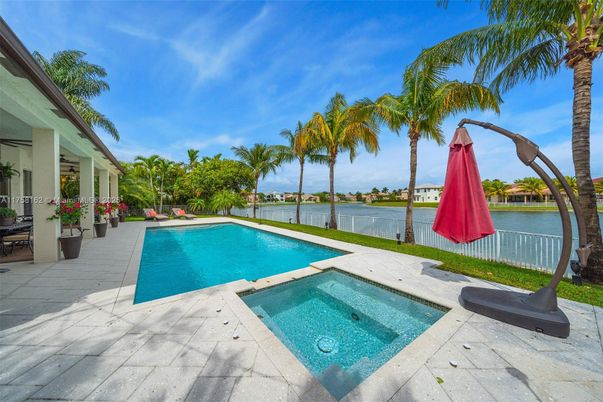 Exterior, Pool, Water
