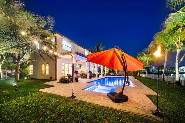 Backyard, Exterior, Pool