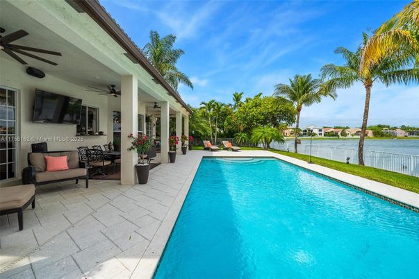 Exterior, Pool, Water