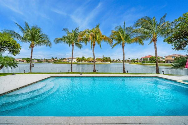 Exterior, Lake, Pool, Water
