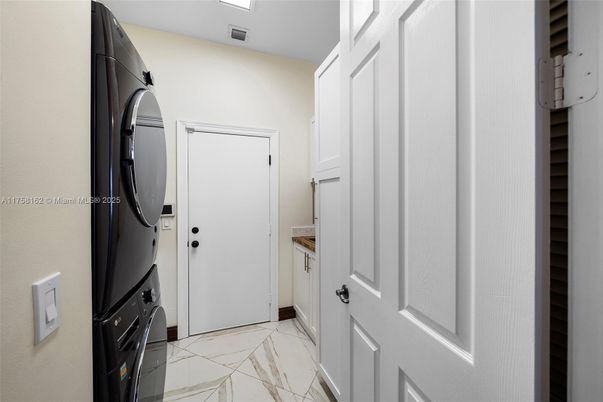 Interior, Washer