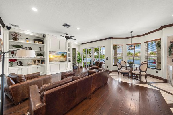 Dining room, Interior, Living room, Pendant Lights, Recessed Lighting, Wood Texture Flooring