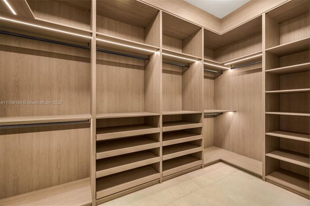 Interior, Walk-in Closets