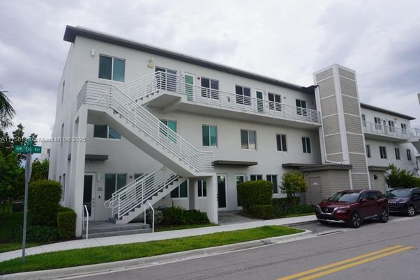 Exterior, Facade, Condo Building