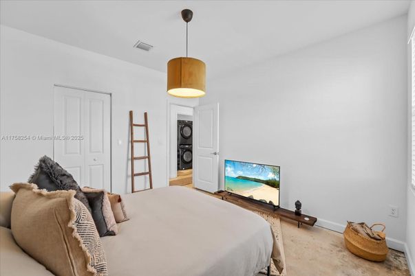 Bedroom, Interior, Pendant Lights