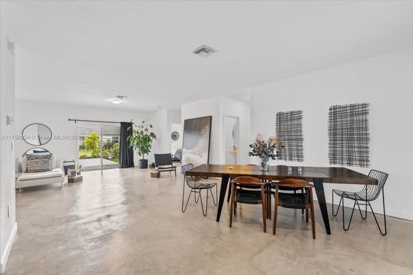 Dining room, Interior