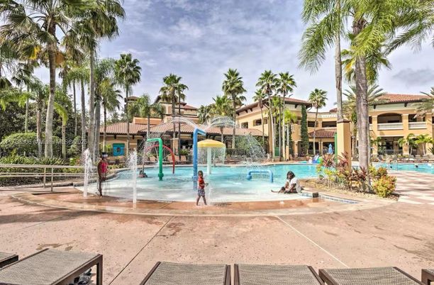 Exterior, Playground, Pool