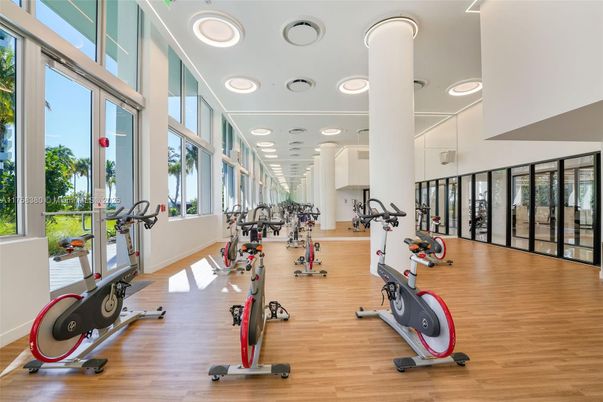 Fitness Equipment, Interior, Recessed Lighting, Wood Texture Flooring