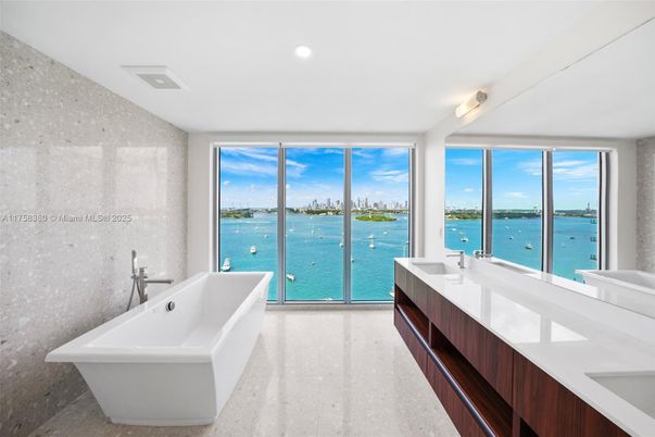 Bathroom, Dual Sink Vanities, Free Standing Baths, Interior, Recessed Lighting, Water