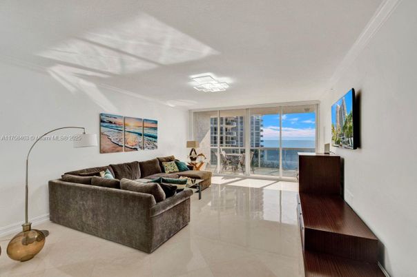 Interior, Living room, Water